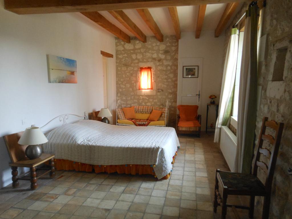 Manoir De La Rousselliere Aparthotel Loches Δωμάτιο φωτογραφία