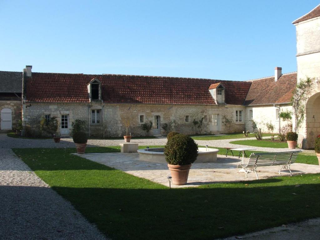 Manoir De La Rousselliere Aparthotel Loches Δωμάτιο φωτογραφία