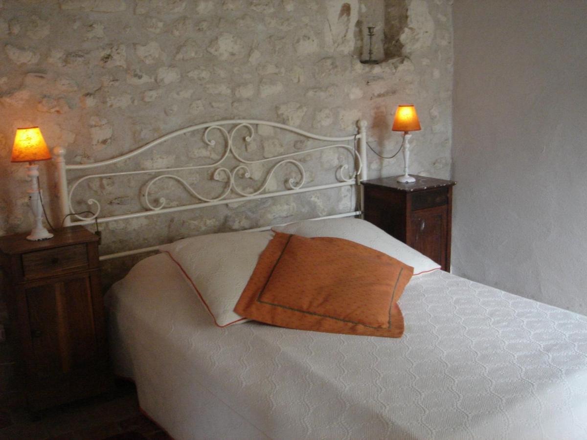 Manoir De La Rousselliere Aparthotel Loches Δωμάτιο φωτογραφία